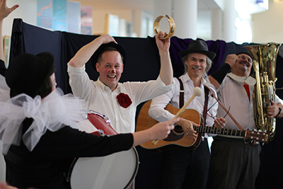 Cirkusorkestern Hot Jazz Klezmer Cirkusklassiker Sofia Enros Lars Lindström Daniel Johansson 2018 Åland Mariehamns stadsbibliotek