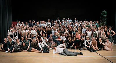 Mildreds swingskola med en massa andra dansare på Ritz Winter Hop 2018 i Vasa, arrangör: Ritz Lindy Hoppers FDanslärare: Sofia Enros, Daniel Johansson, Mimmi Gunnarsson Bringlöv, Fredrik Dahlberg, Decavita, Trisha Sewell, Benjamin Cook, Clàudia Fonte, Ali Taghavi, Nina Saari-Jonsson, Tobias Jonsson Lindy hop Balboa Blues