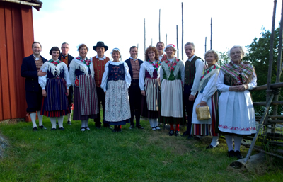 Swingdans-Folkdans Sofia Enros Daniel Johansson Folkdansarna på Åland midsommar uppvisning folkdans Jan Karlsgården 2014